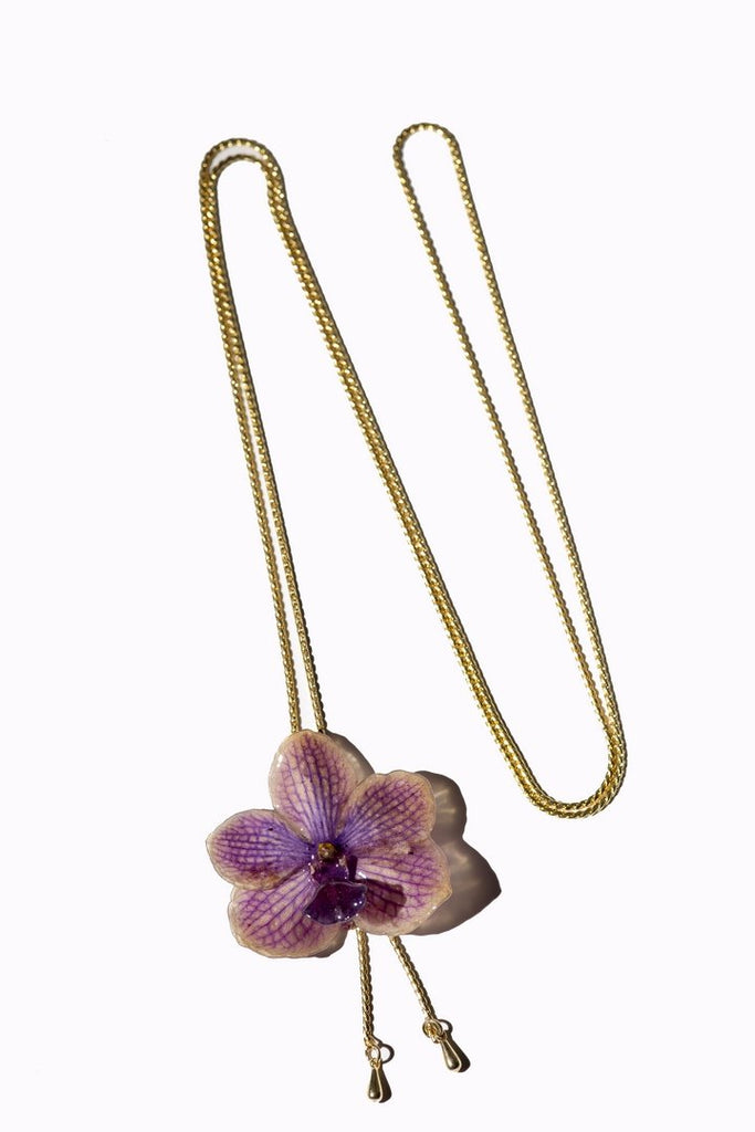 Orchidée "Ascocenda" Naturelle sur chaîne plaquée or