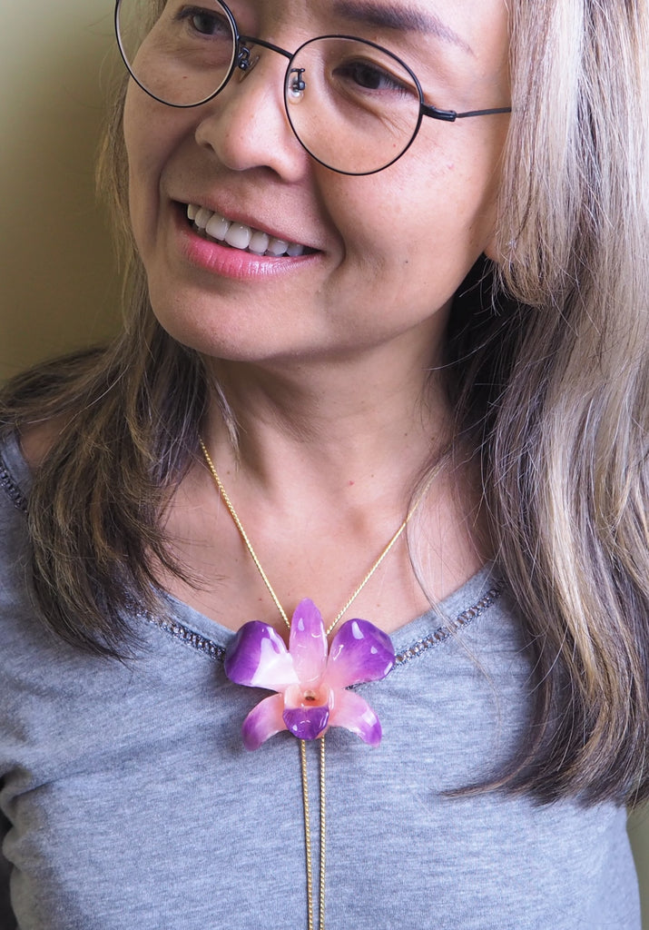 Collier plaqué or "Orchidée Naturelle Dendrobium"