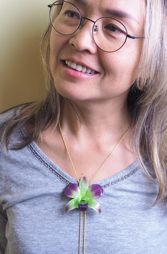 Collier plaqué or "Orchidée Naturelle Dendrobium"