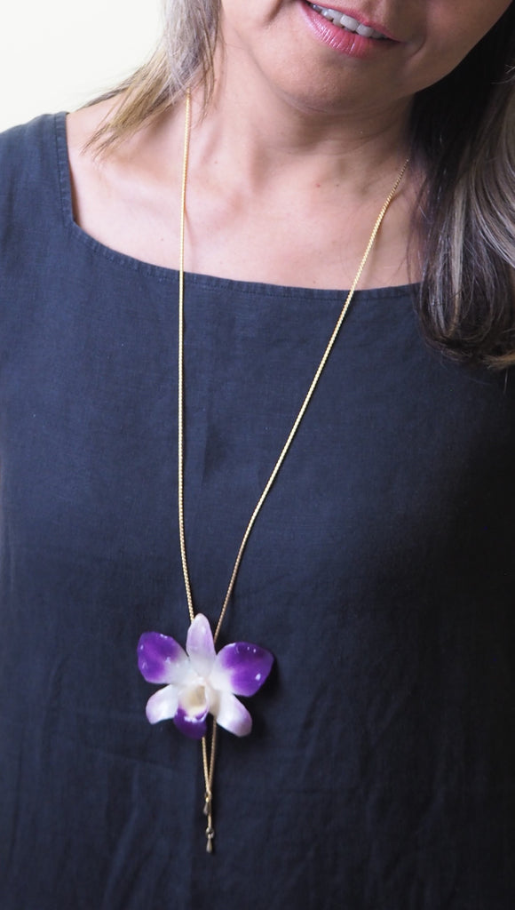 Collier plaqué or "Orchidée Naturelle Dendrobium"